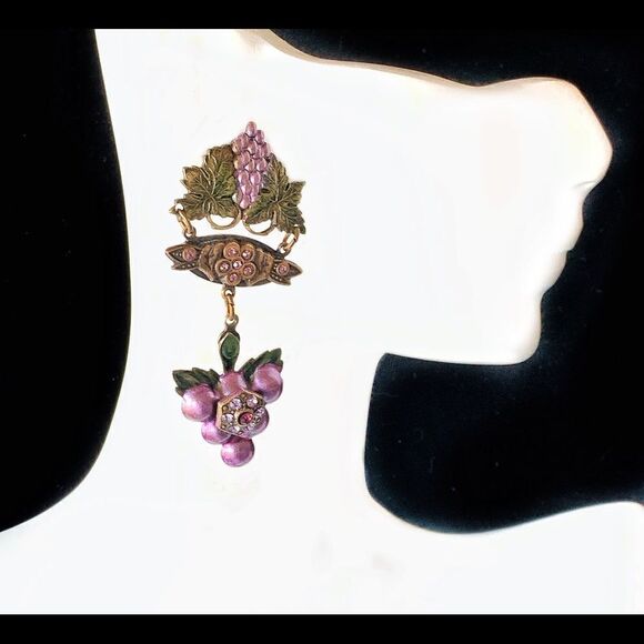 Vtg Banana Bob Fruit of the vine theme enamel grape dangle earrings pierced - Picture 3 of 14